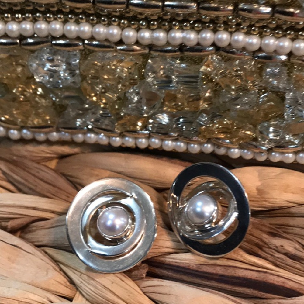 Sterling silver earrings with pearls